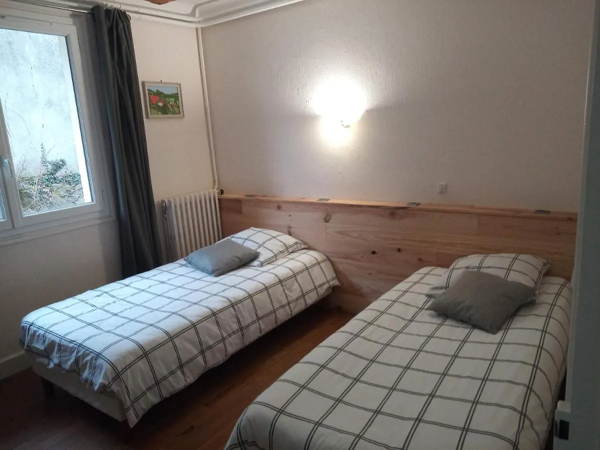 Villa Chez Léontine à Vic-sur-Cère Hébergement de vacances