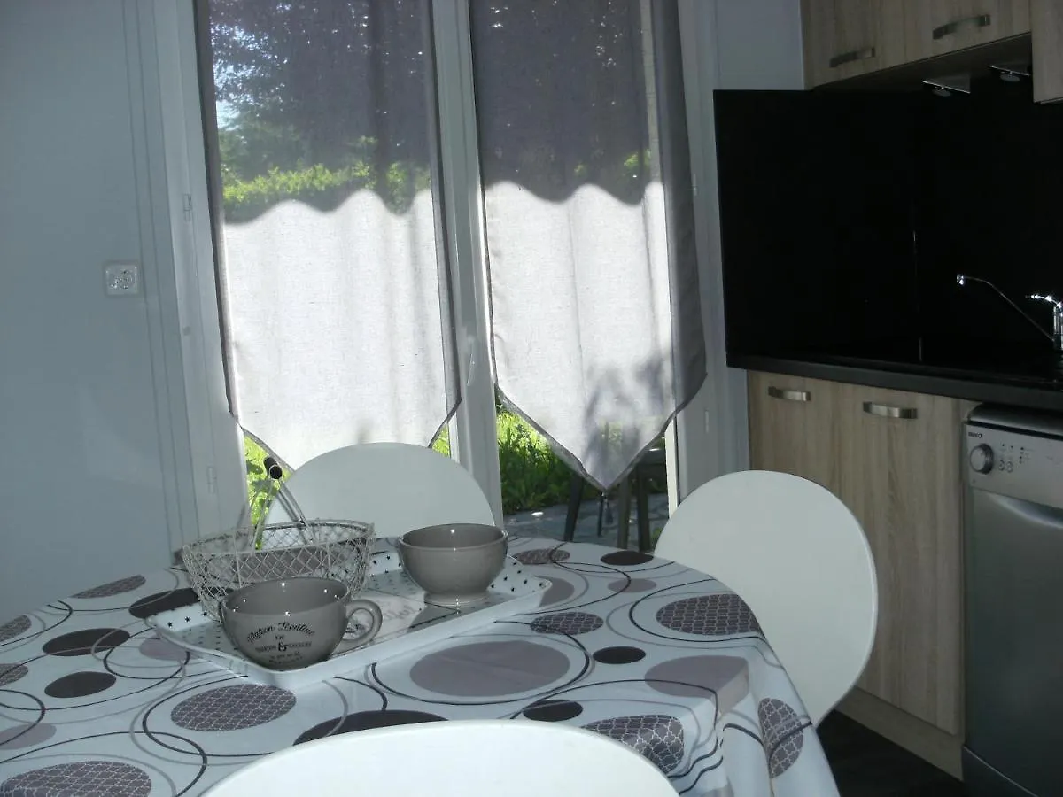 Villa Chez Léontine à Vic-sur-Cère Hébergement de vacances